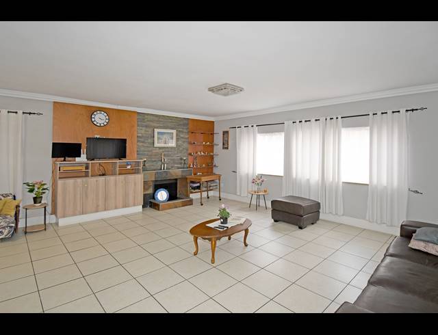 3 BEDROOM HOUSE FOR SALE IN ORANGE GROVE
